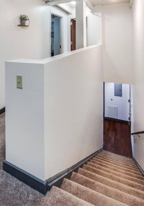 Centric Modern Loft W/ King Beds & Smart Gametable Vila Rochester Exterior foto