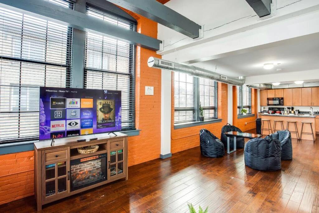 Centric Modern Loft W/ King Beds & Smart Gametable Vila Rochester Exterior foto