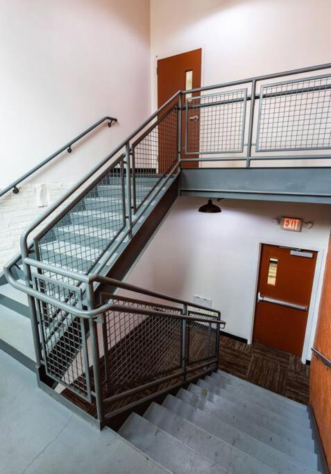 Centric Modern Loft W/ King Beds & Smart Gametable Vila Rochester Exterior foto