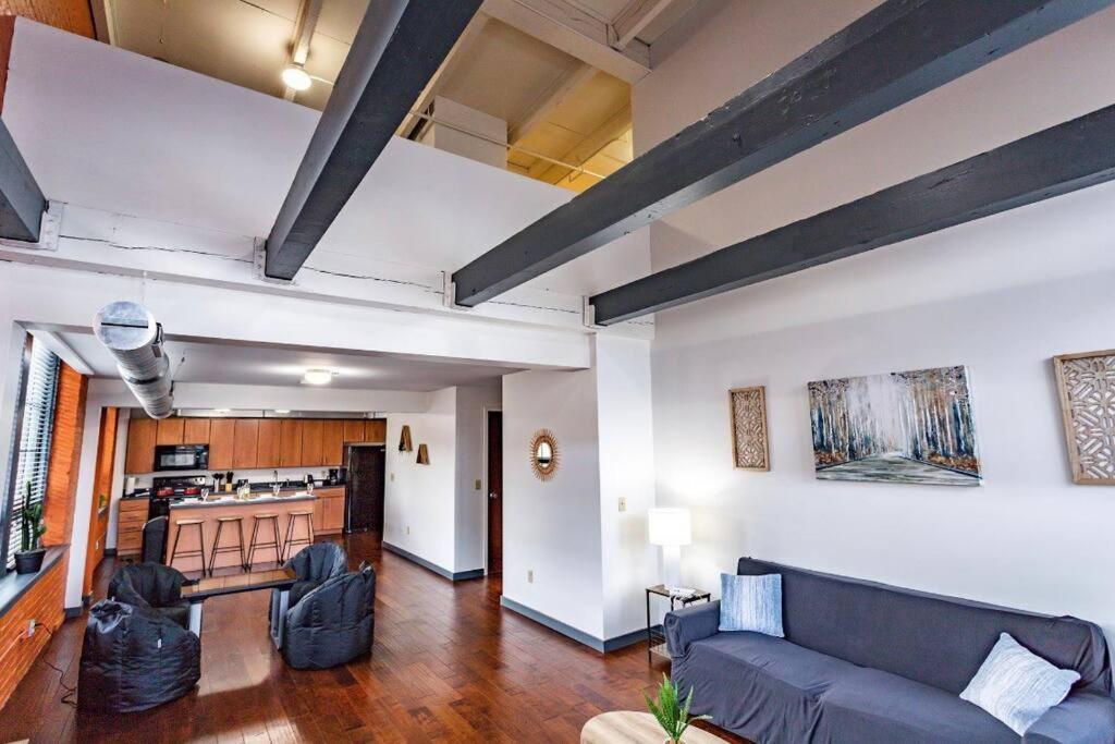 Centric Modern Loft W/ King Beds & Smart Gametable Vila Rochester Exterior foto