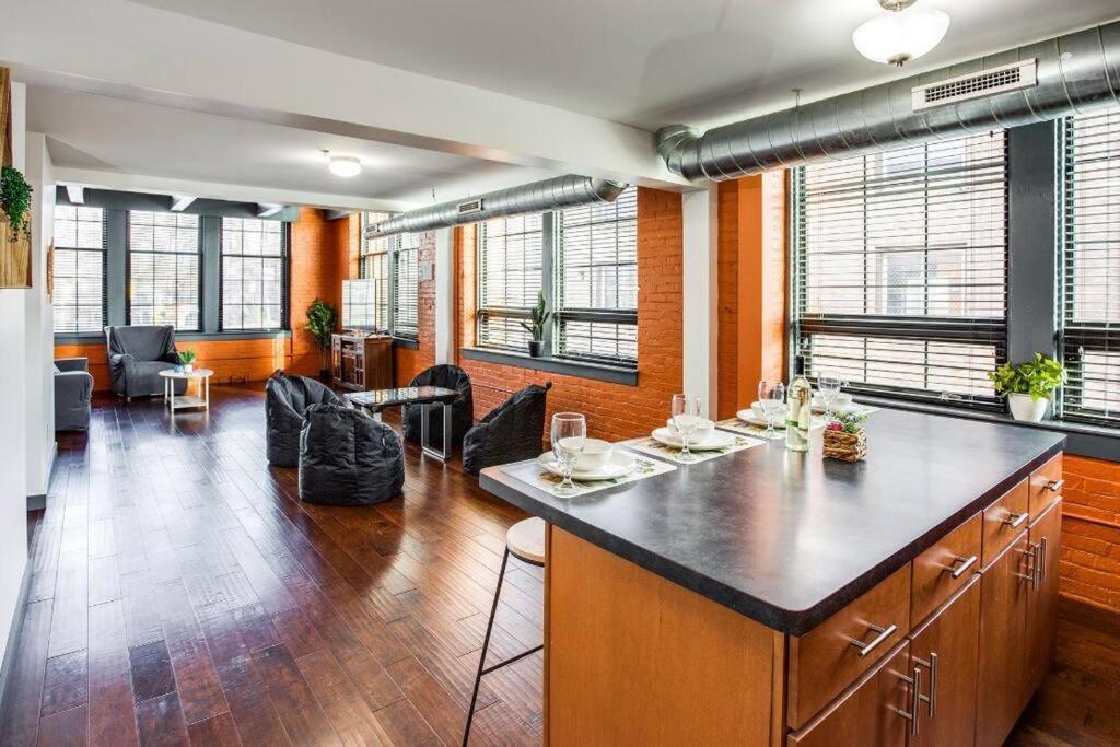 Centric Modern Loft W/ King Beds & Smart Gametable Vila Rochester Exterior foto